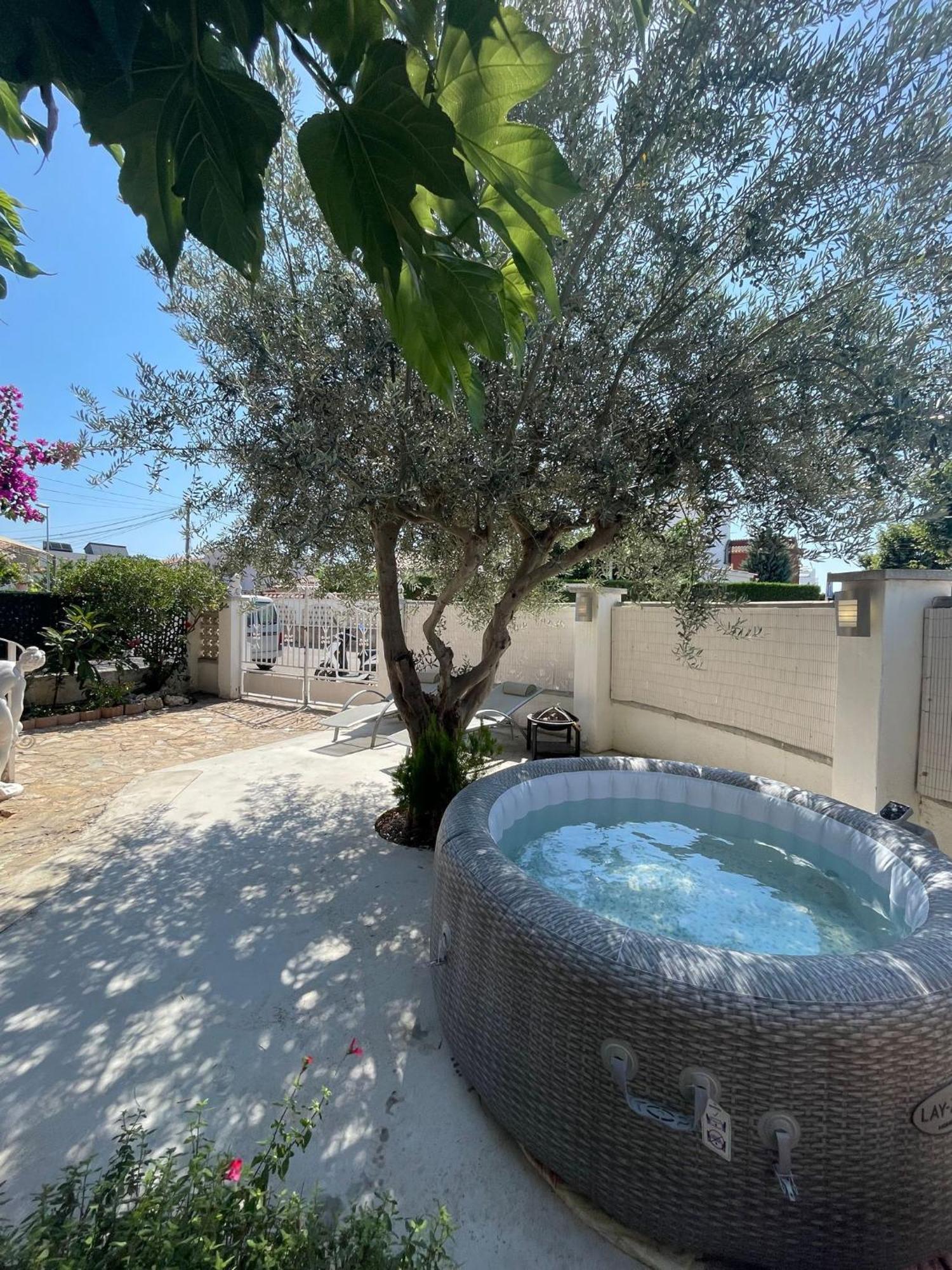 Leones Villa Empuriabrava Exterior foto